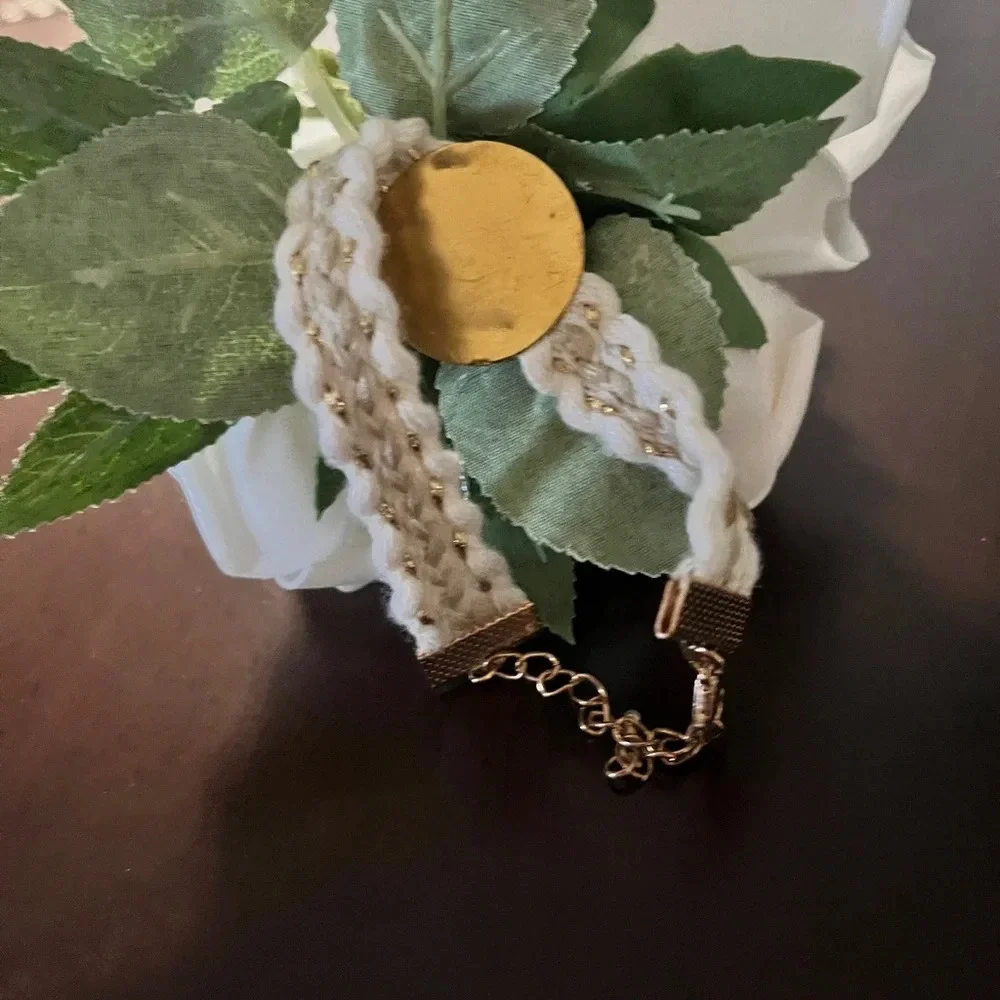 White Silk Like‎ Rose Boutonniere - Dance Boutonniere Prom Hand corsage bracelet